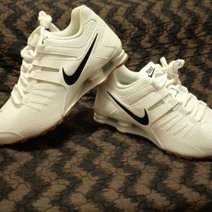 NIB White Nike Shox Men's size 11